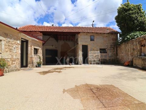 House and Restaurant in Touguinha for sale