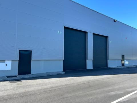 Warehouse Aveiro, Cacia, located in an industrial area
