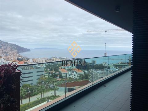 Condomínio Séc. XXI / Apartamento T3 / Virtudes, Funchal