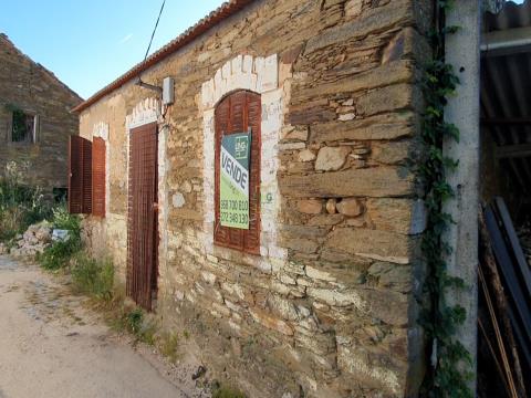 House, Garage and land for sale, in the parish of Sarzedas