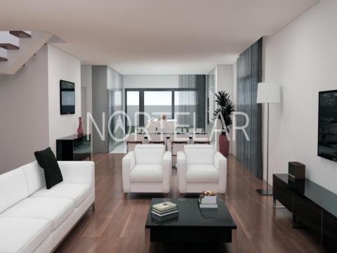  LUXURY 3 bedroom villa, overlooking the East River, Azurara, VILA DO CONDE.