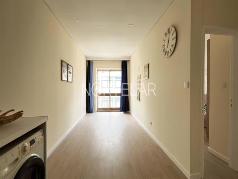 Exquisite T1 Apartment in Porto´s Santa Catarina Street - Prime Location!