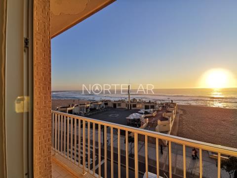 T3 apartment equipped on the 1st line of sea in Póvoa do Varzim.