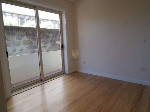 Apartamento T3 renovado para venda junto ao Bairro de Hollywood, Porto, Lordelo do Ouro e Massarelos