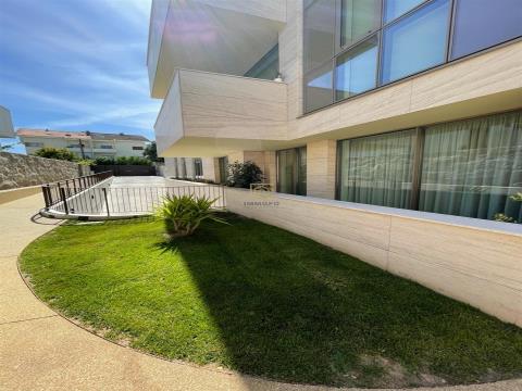 Apartamento T4 novo para venda junto ao Jardim de Serralves e à Avenida da Boavista, Porto