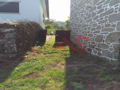 Moradia para restauro em Fontoura, Valença