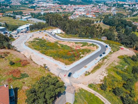 Lotes de terreno, para construção de moradias individuais em Pinheiro, Guimarães