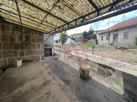 House for Restoration in Nespereira, Guimarães