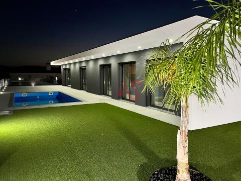Villa 3+1 con piscina en Remelhe, Barcelos