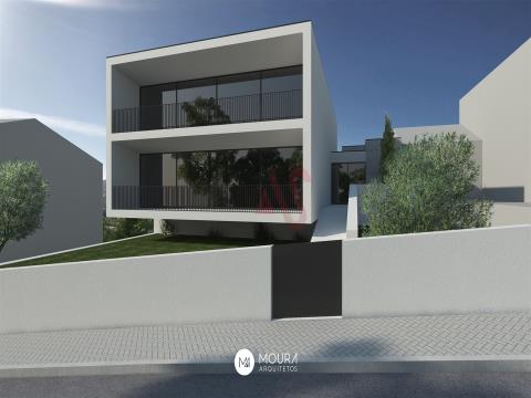 Land for construction with 1230 m2 in Candoso S. Tiago, Guimarães