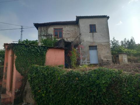 Häuser T2 und T1 zur Restaurierung in S. Martinho do Campo, Santo Tirso