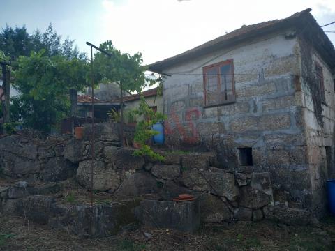 Häuser T2 und T1 zur Restaurierung in S. Martinho do Campo, Santo Tirso