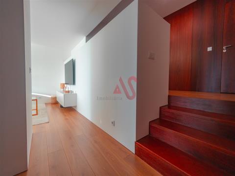 Apartamento de 3 dormitorios como nuevo en Serzedelo, Guimarães