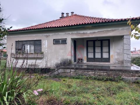 Haus zur Restaurierung T3 in Vila das Aves, Santo Tirso
