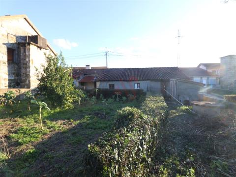 House for restoration in Infias, Vizela