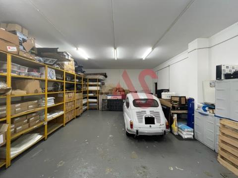 Warehouse for rent in Requião, V. N. Famalicão