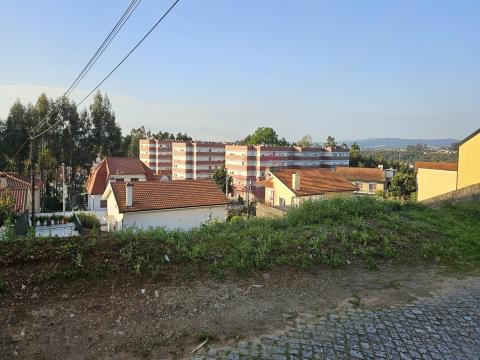 Plot of land for construction with 465m2 in Santo Tirso