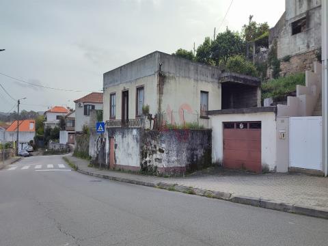 Casa de 3 dormitorios para restauración en Santo Tirso