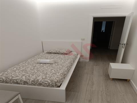 Appartamento ristrutturato con 2 camere da letto a 5 minuti dal mercato di Bolhão a Porto