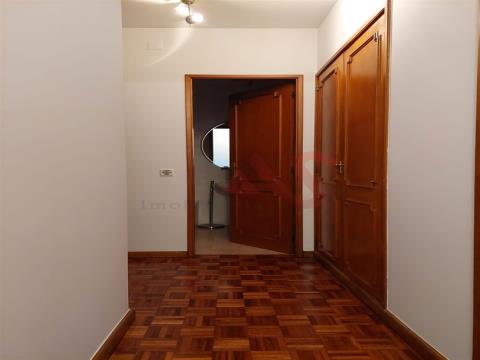 Apartamento T3 para Arrendamento na Avenida da Liberdade, Braga