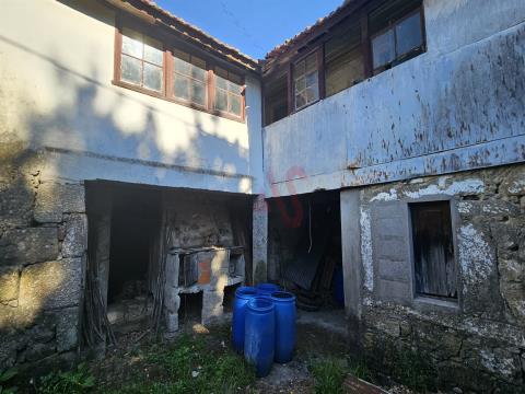 Haus mit 3 Schlafzimmern zur Totalrestaurierung in Roriz, Santo Tirso