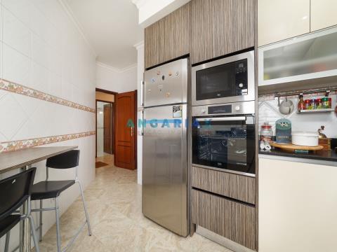 ANG953 - Apartamento T3 com garagem, em Vieira de Leiria