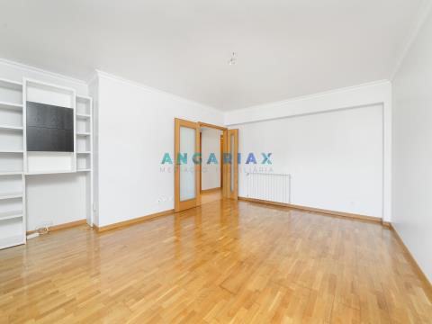 ANG1031 - 2 Bedroom Apartment for Sale in Leiria