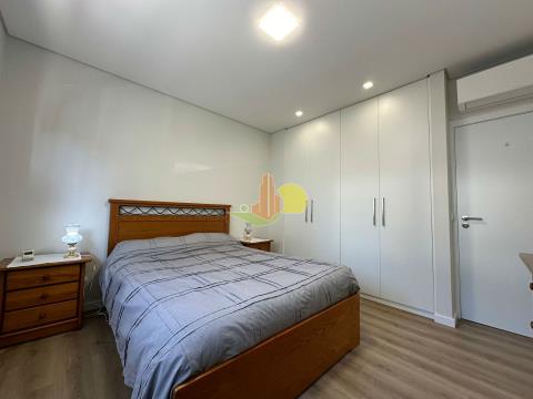 Nuevo Apartamento de 3 Dormitorios con Dos Garajes Centro Ciudad