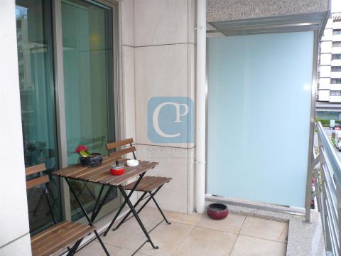 2 bedroom apartment in a reference condominium in the Constitution