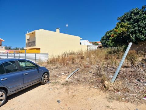 Städtisches Grundstück - Bau Gebäude 3 Etagen - Companheira - Portimão - Algarve