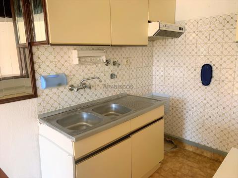 Appartement T1 - spacieux - central - proche de toutes les commodités - rangement - Quinta da Malata
