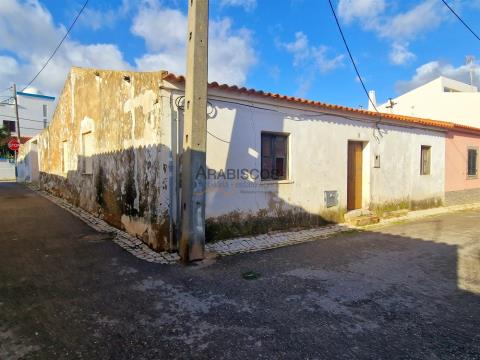 Haus T4 - Zu renovieren - Hinterhof - Ruiniertes Nebengebäude - Mexilhoeira Grande - Portimão - Alga