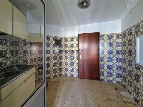 Appartamento T2 - Balconi - Armadi a Muro - Ripostiglio - Cabeço do Mocho - Portimão - Algarve