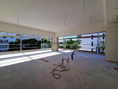 Wohnung T2 - Schwimmbad - Großer Balkon - Abstellraum - 2 Parkplätze - Portimão - Algarve