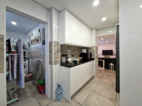 Appartement T4 - Endroit central - Rénovation total - Garde-manger - Buanderie - Portimão - Algarve