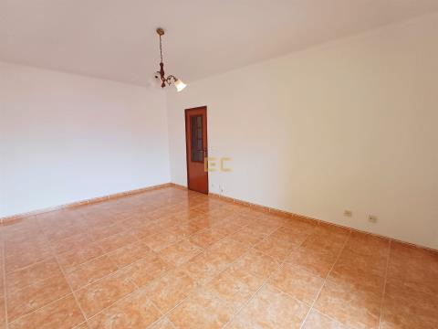 2-Zimmer-Wohnung mit Garage – Alto do Forno!
