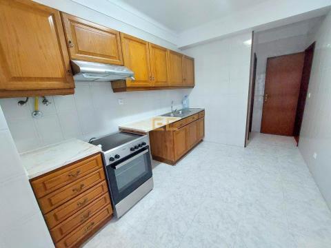 2-Zimmer-Wohnung mit Garage – Alto do Forno!