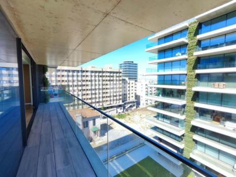 Apartamento T2 Novo em Condomínio Fechado à Beira-Mar!