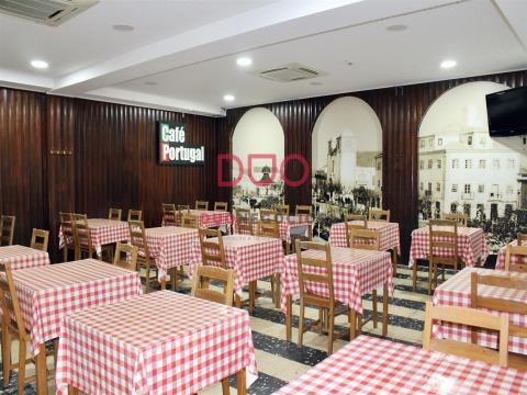 Em venda o emblemático Café Portugal no Montijo.