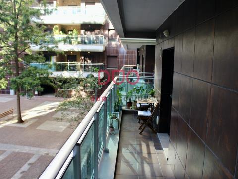 Apartamento T2  com  Elevador e Estacionamento à Venda em Sacavém / Urbanização Terraços da Ponte