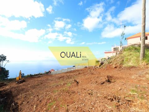 Terreno com Projeto para 4 Moradias nos Prazeres,  Ilha da Madeira - €425.000,00