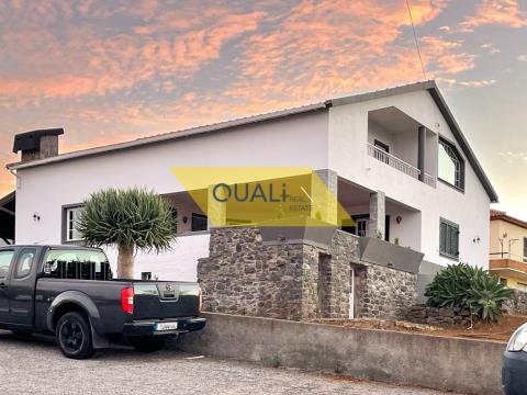 Detached house with 4 bedrooms in Prazeres - 425.000,00€