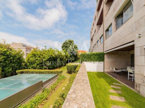 Apartamento T4 Duplex com jardim na Foz