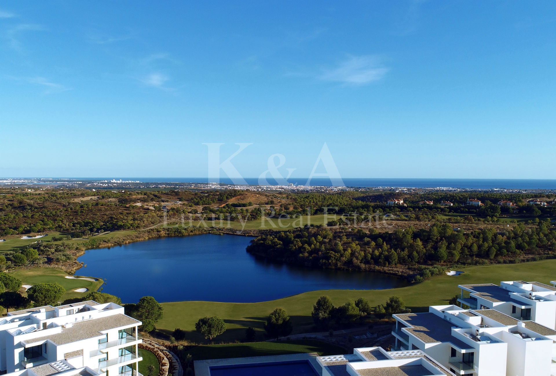 Apartamento T3 Duplex Penthouse em resort exclusivo de golfe, Algarve