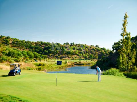 Apartamento T2 em resort exclusivo de golfe, Algarve