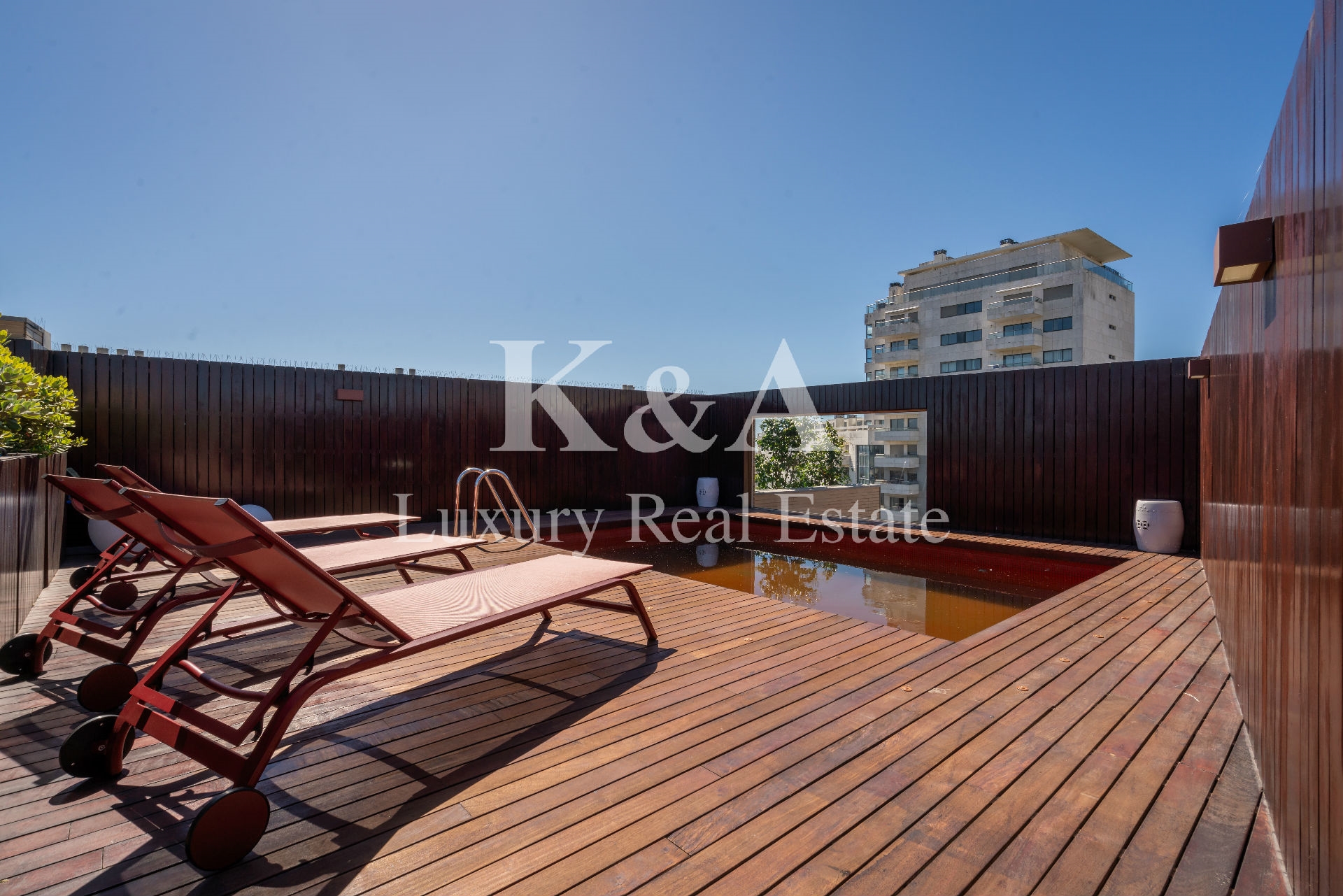 Penthouse com terraço e piscina na Foz