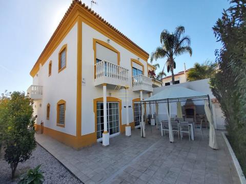 Villa V4 Girassol com piscina privada- Albufeira