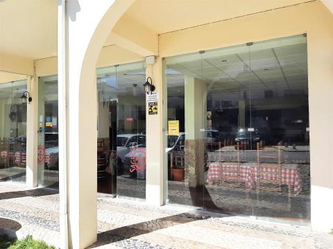 Restaurante con excelente ubicación en Albufeira