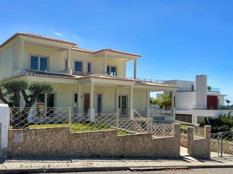 Villa on the slope of Orada on 1,000 m2 of private area