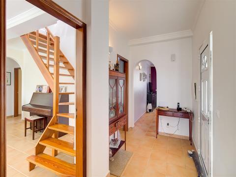 Fantastic 4-Bedroom Villa in Altura